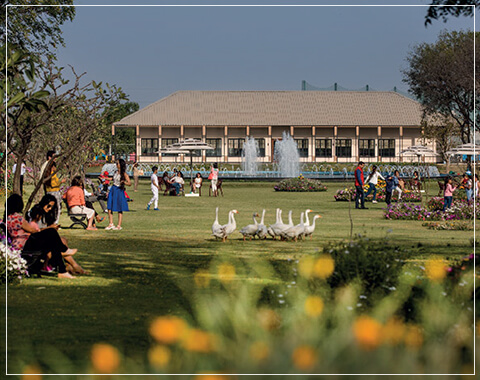 Builder Floor in Shona Road