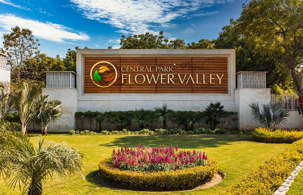 Builder Floor in Shona Road